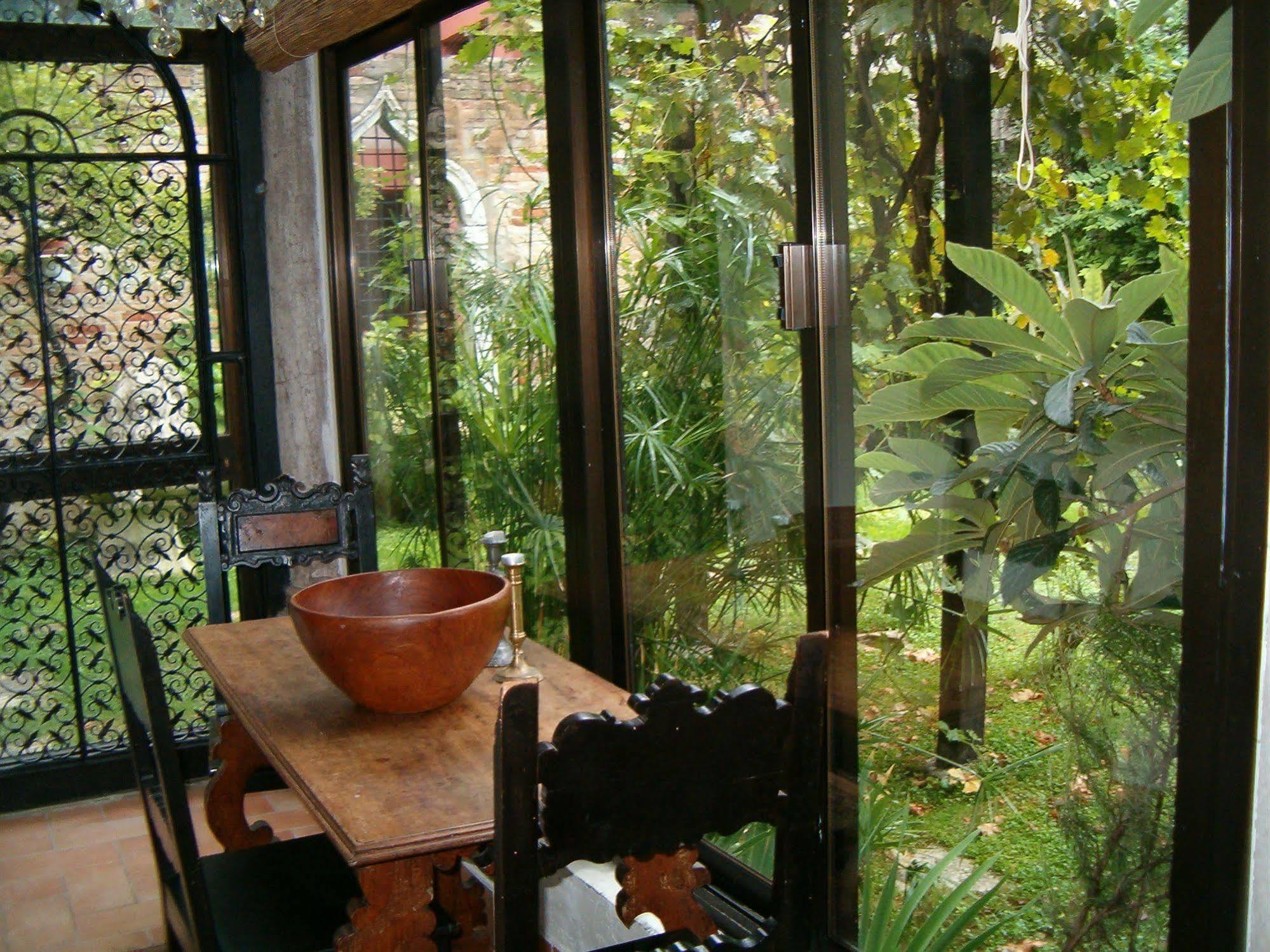 Appartamento Garden Ca' Rezzonico Venise Extérieur photo