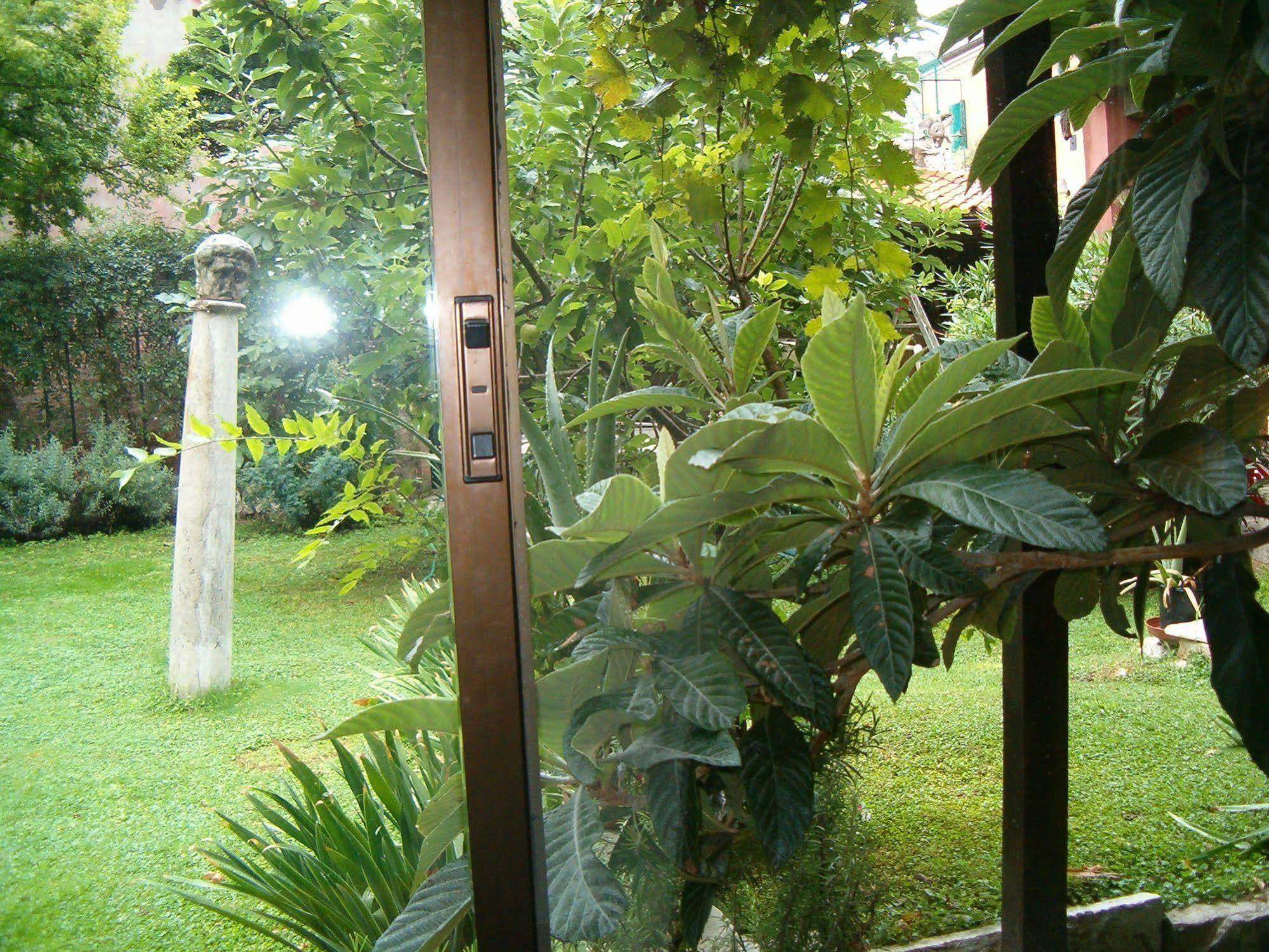 Appartamento Garden Ca' Rezzonico Venise Extérieur photo